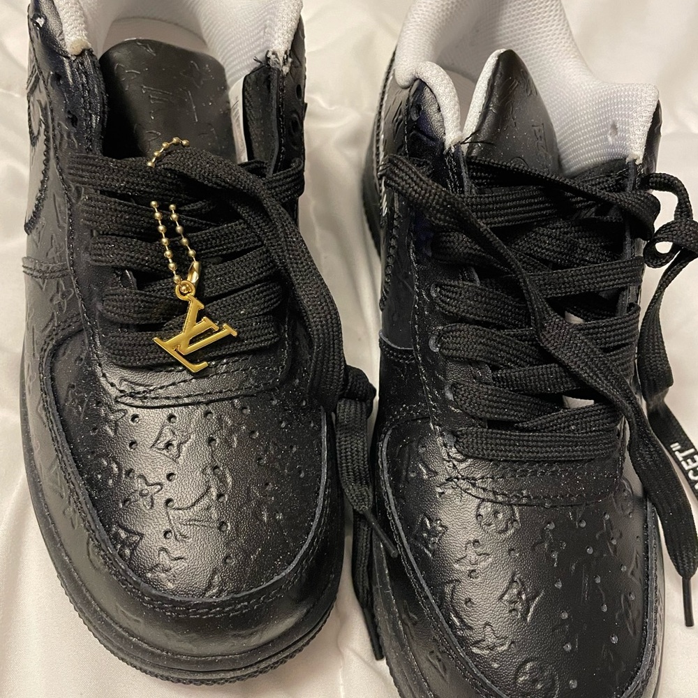 Knockoff LV Nike very cute